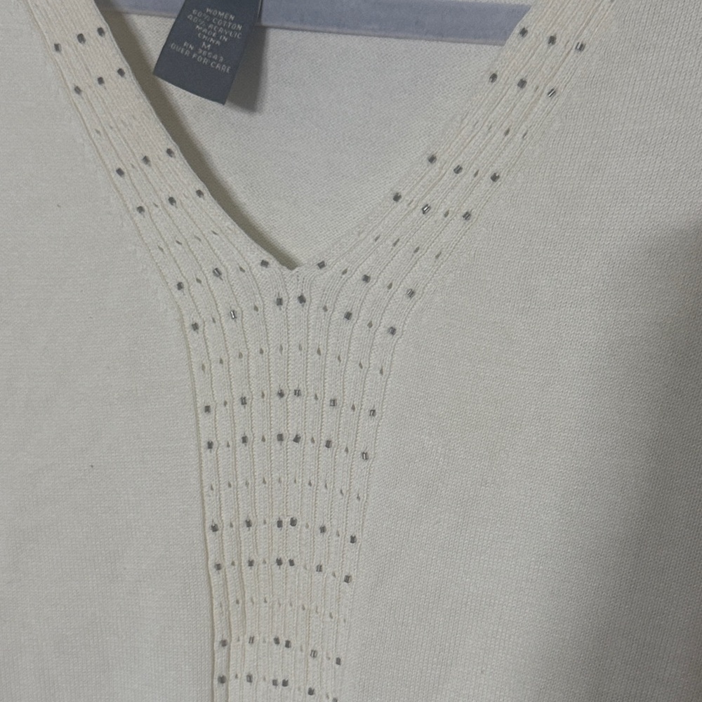 Medium - Van Heusen  Cream V-Neck Sweater - Picture 5 of 6